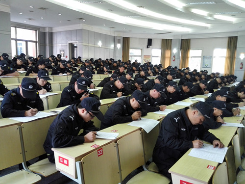 2015年10月31日公司押運部組織全體隊員進行綜合技能及體能達標(biāo)考核