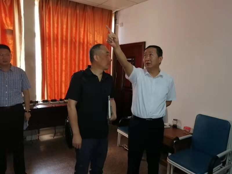 副市長(zhǎng)、市公安局黨委書記、局長(zhǎng)陳曉彬檢查保安押運(yùn)工作